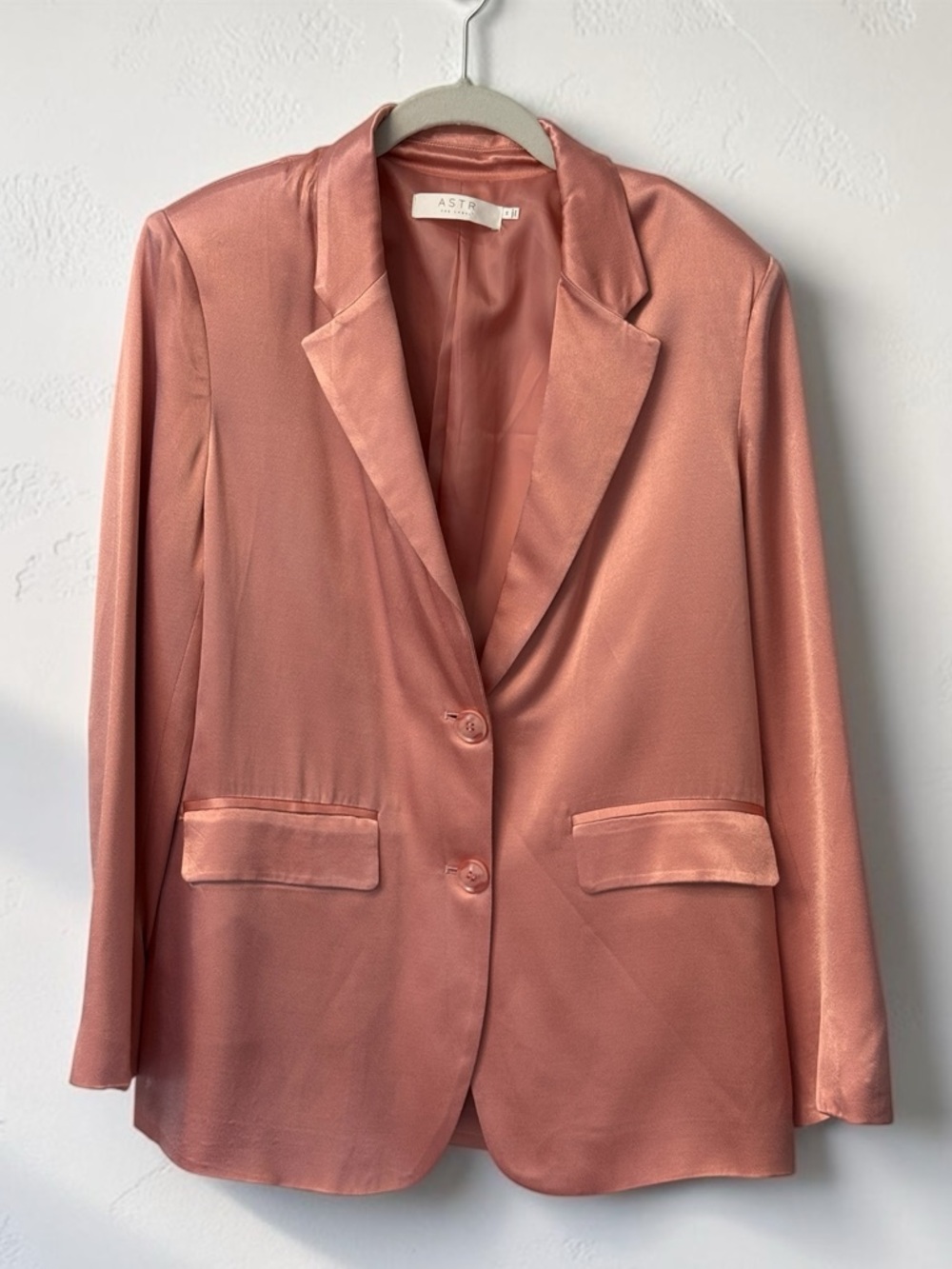 ASTR the Label Kimmia Relaxed Fit Blazer in Rose Pink Satin M New with Tags